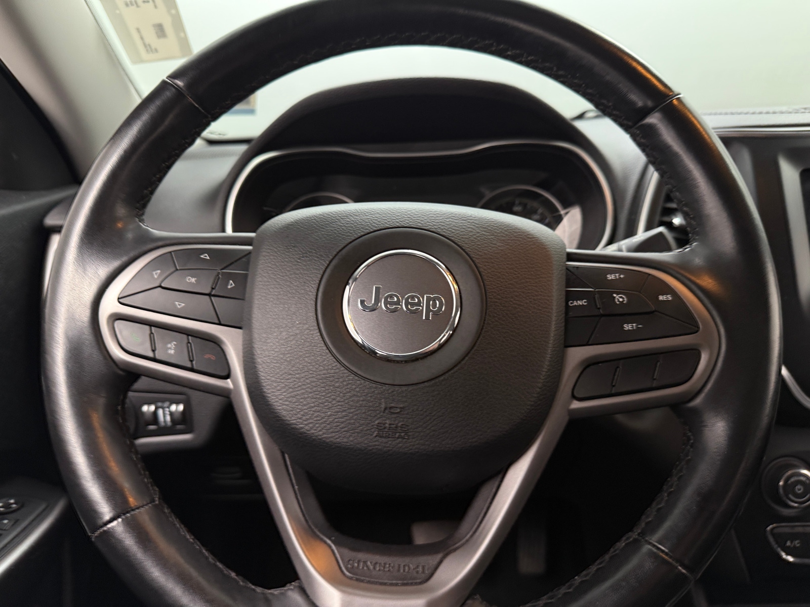 Thumbnail: 2021 Jeep Cherokee - 4