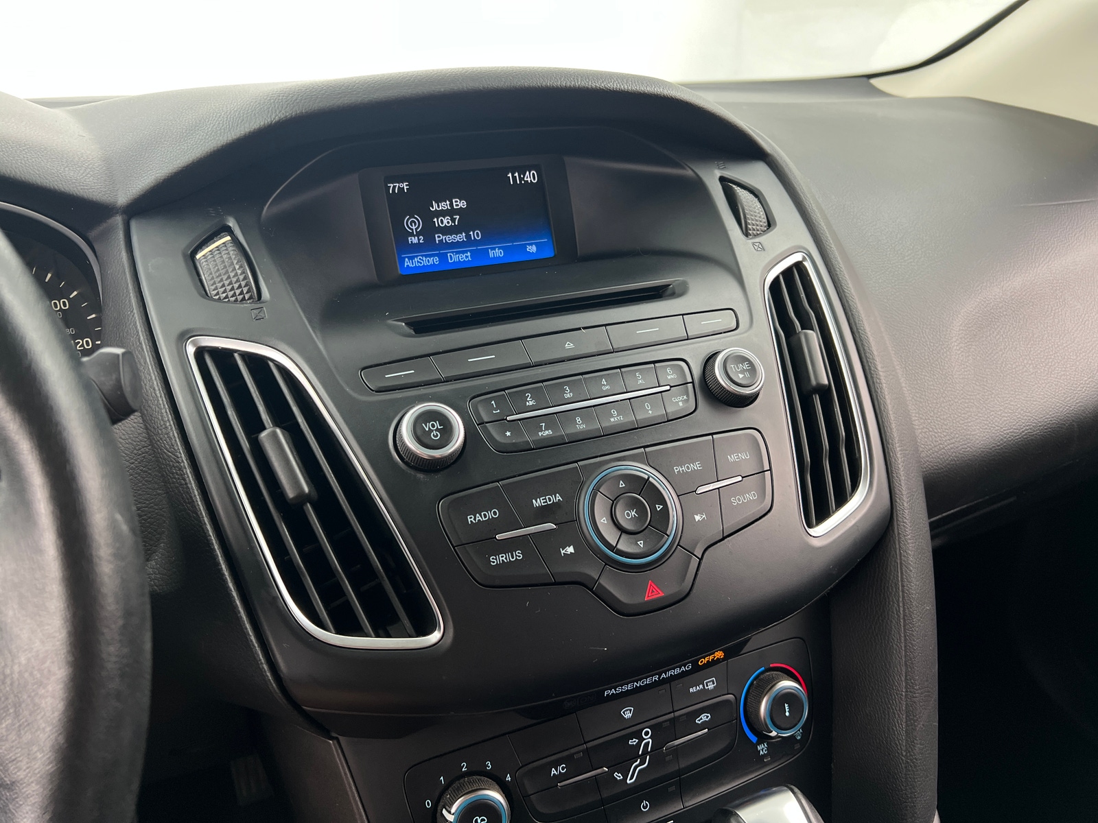Thumbnail: 2015 Ford Focus - 3
