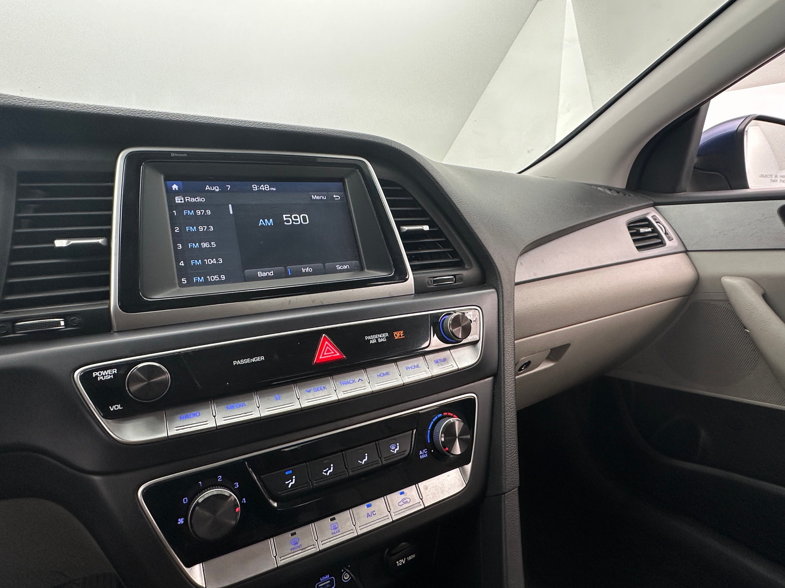 Thumbnail: 2019 Hyundai Sonata - 4
