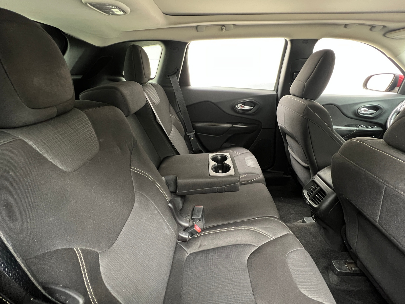 Thumbnail: 2015 Jeep Cherokee - 6