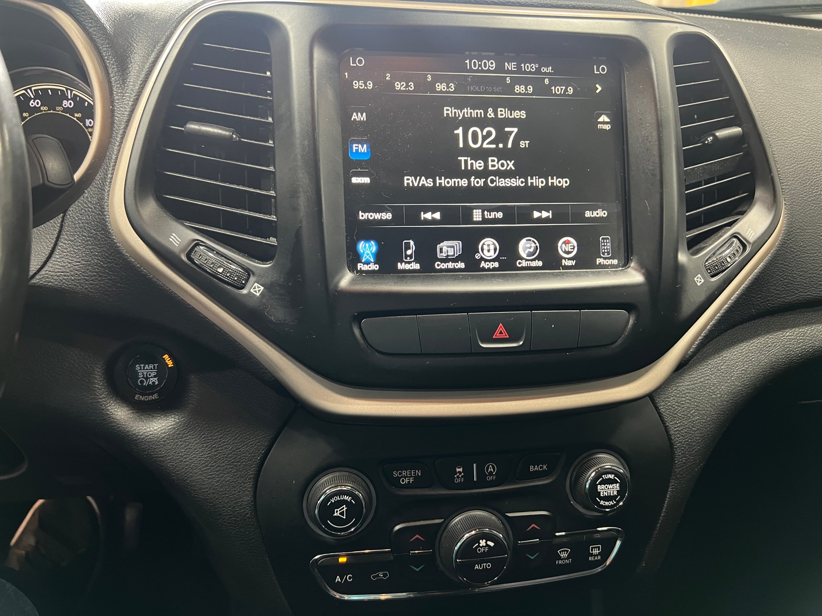 Thumbnail: 2015 Jeep Cherokee - 4