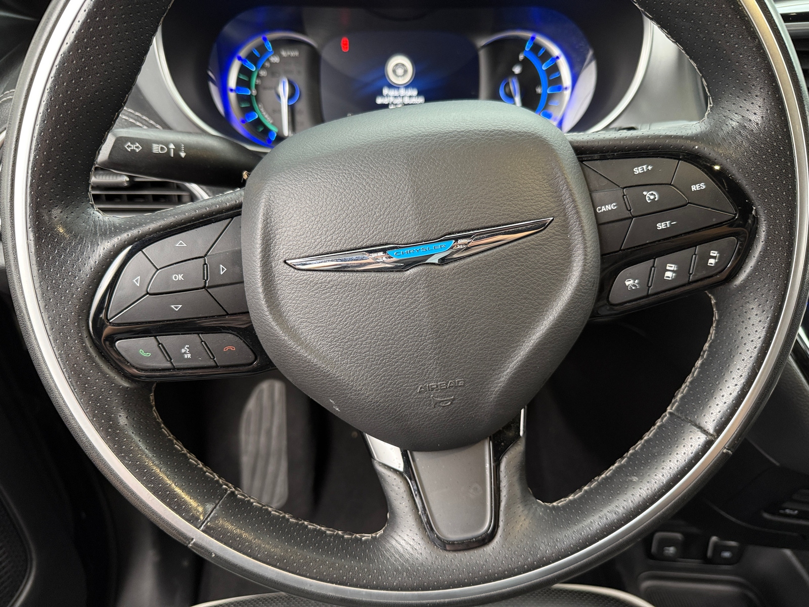 Thumbnail: 2020 Chrysler Pacifica - 4