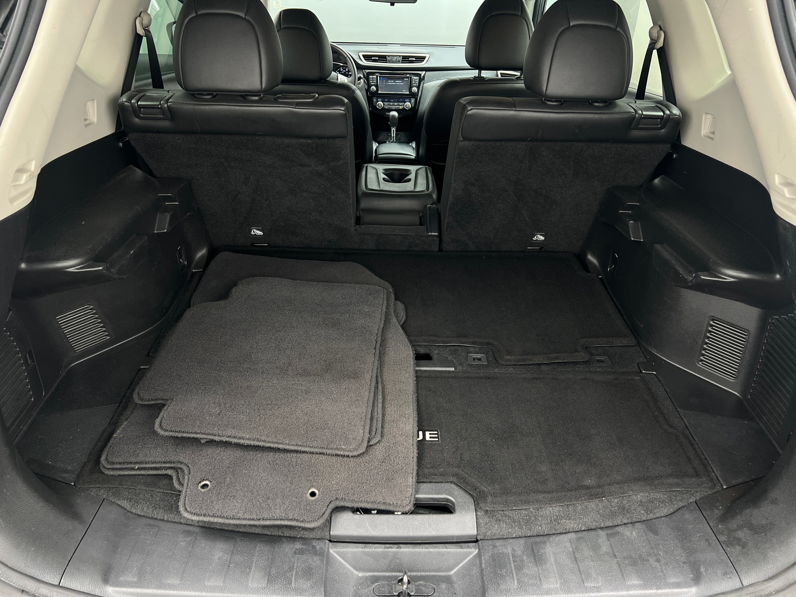 Thumbnail: 2015 Nissan Rogue - 6