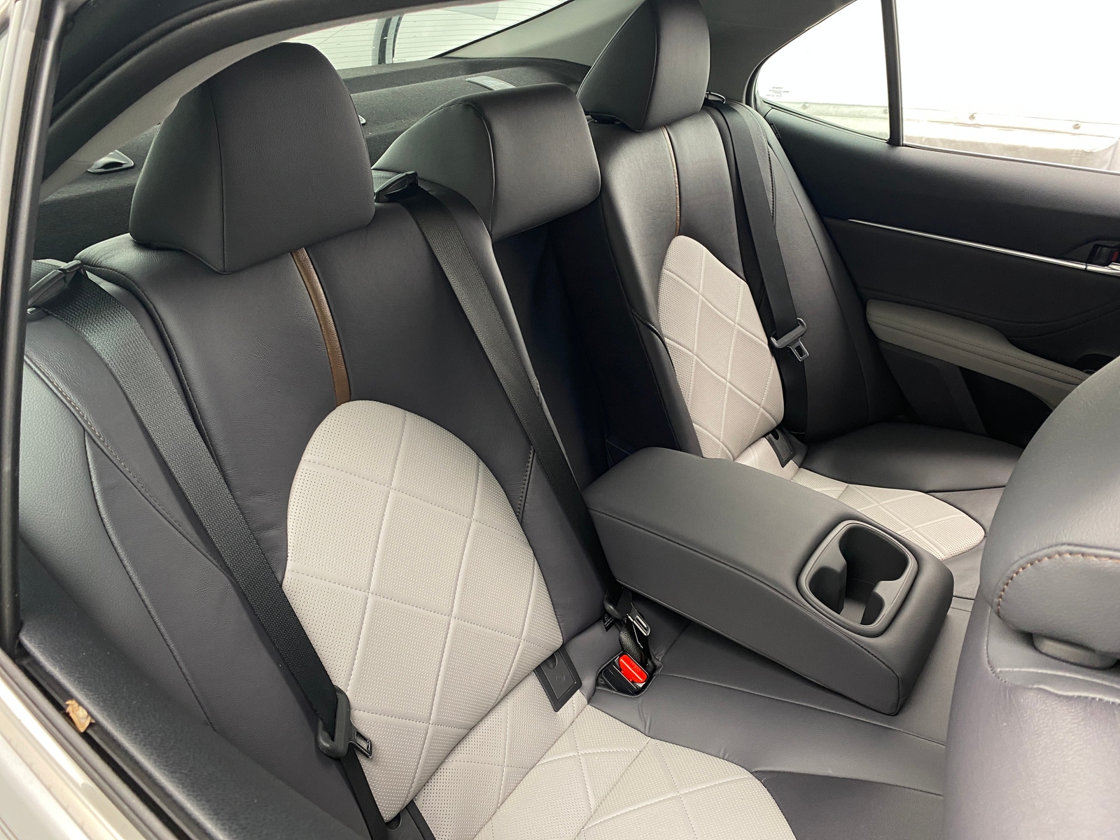 Thumbnail: 2018 Toyota Camry - 6