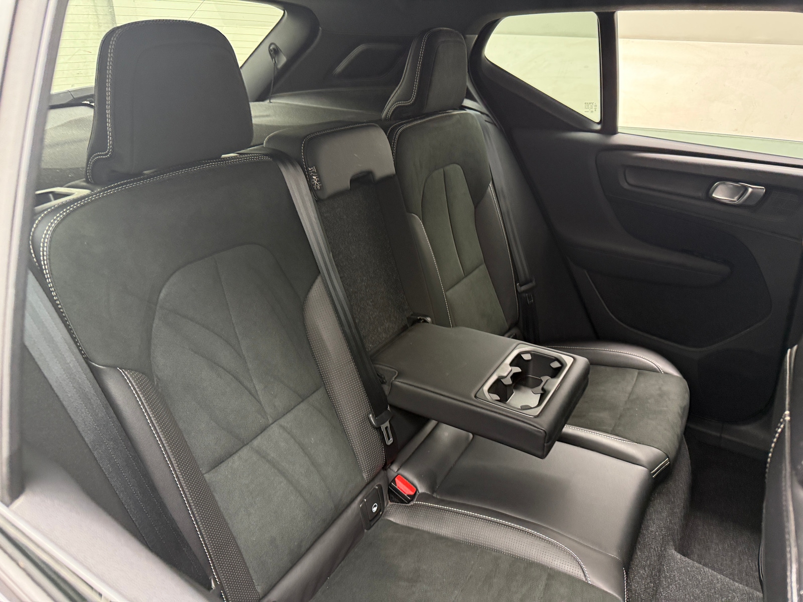Thumbnail: 2021 Volvo XC40 - 5