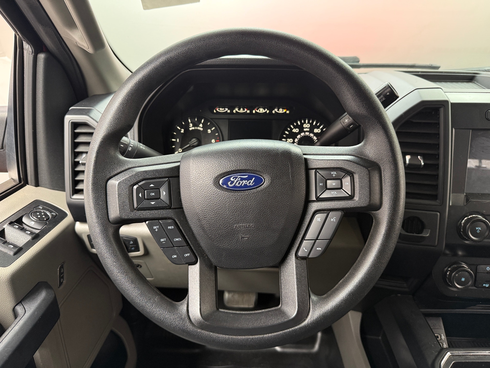 Thumbnail: 2019 Ford Econoline - 5