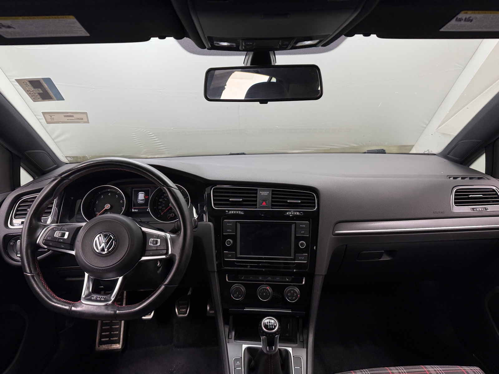 Thumbnail: 2018 Volkswagen Golf - 3