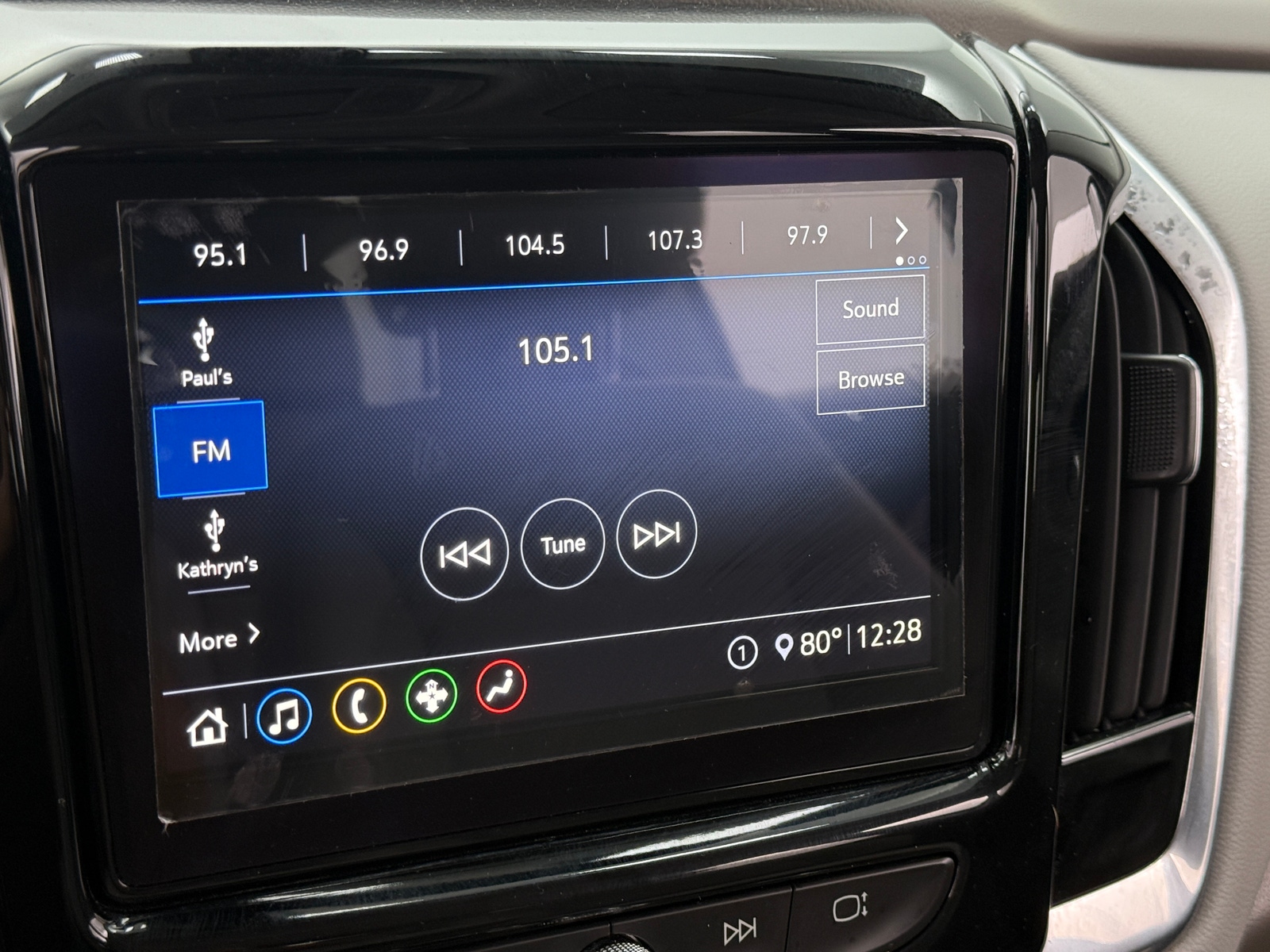 Thumbnail: 2020 Chevrolet Traverse - 4