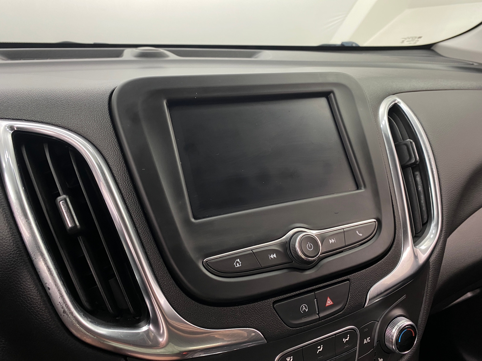 Thumbnail: 2023 Chevrolet Equinox - 4