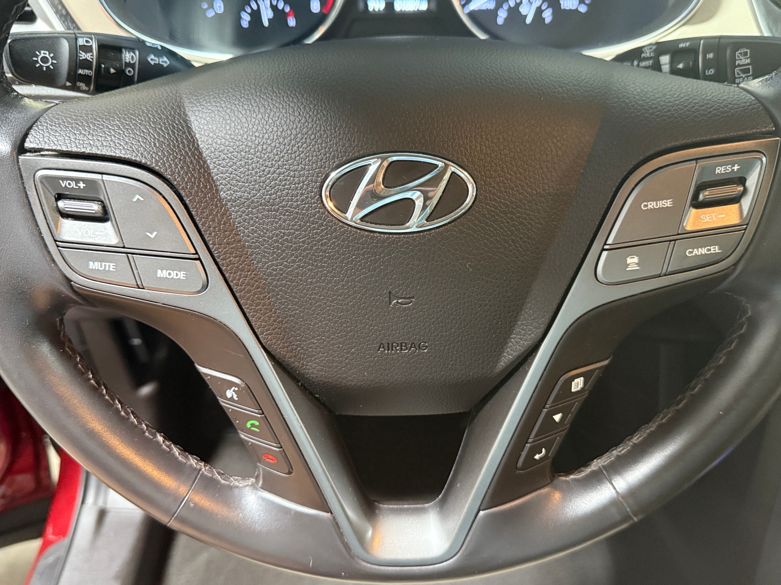 Thumbnail: 2017 Hyundai Santa Fe - 4