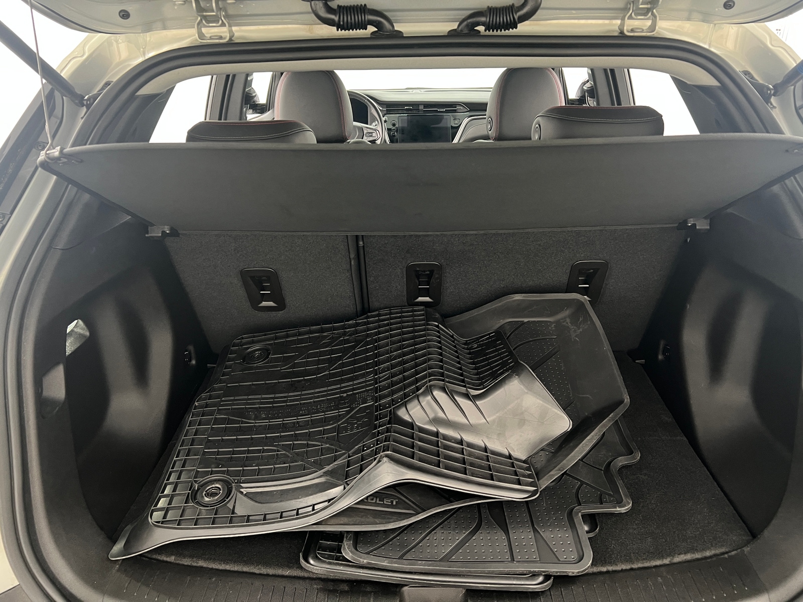 Thumbnail: 2023 Chevrolet Bolt EUV - 6