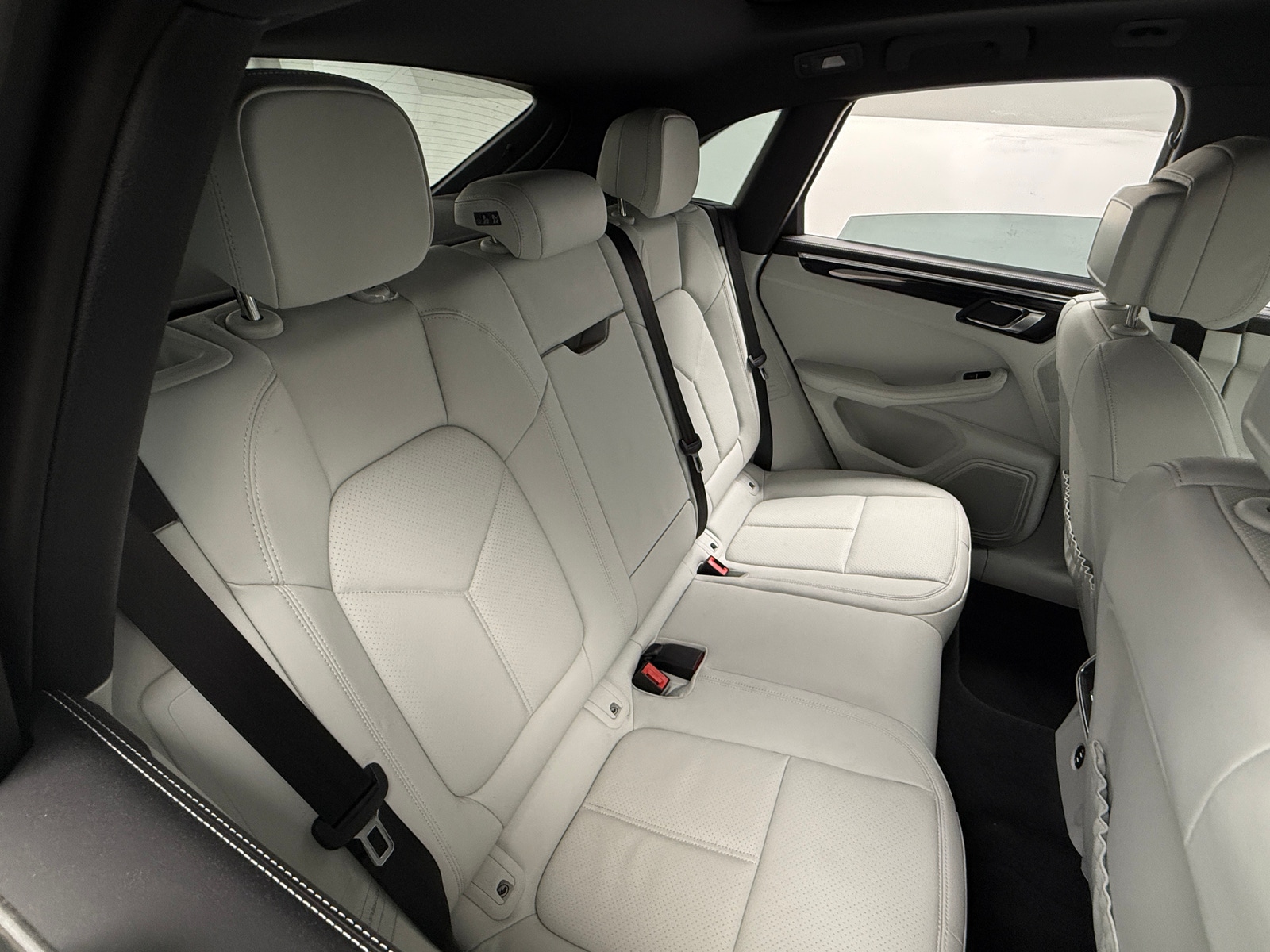 Thumbnail: 2024 Porsche Macan - 6