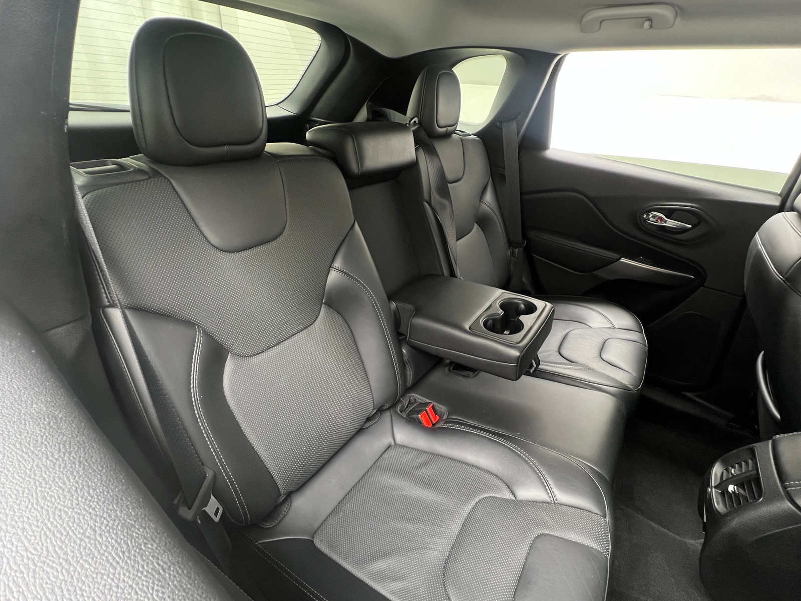 Thumbnail: 2019 Jeep Cherokee - 5