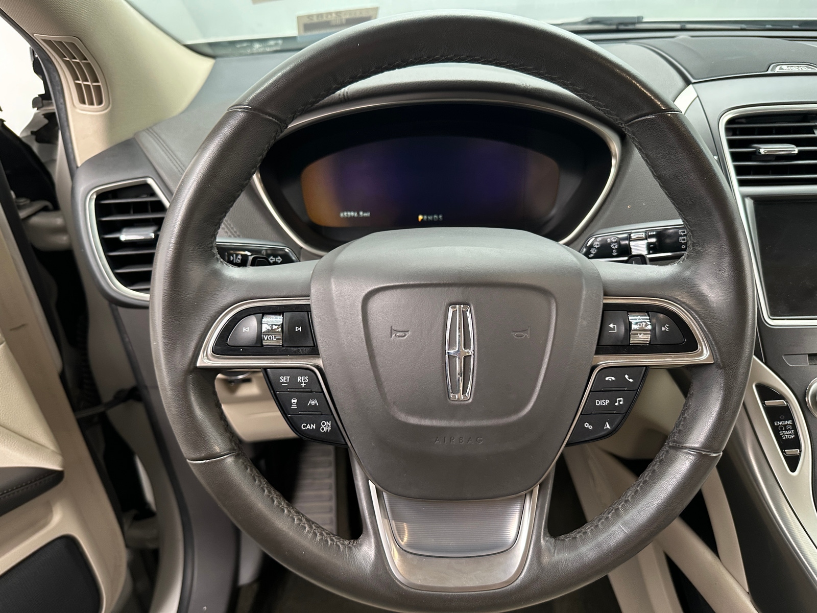 Thumbnail: 2019 Lincoln Nautilus - 4
