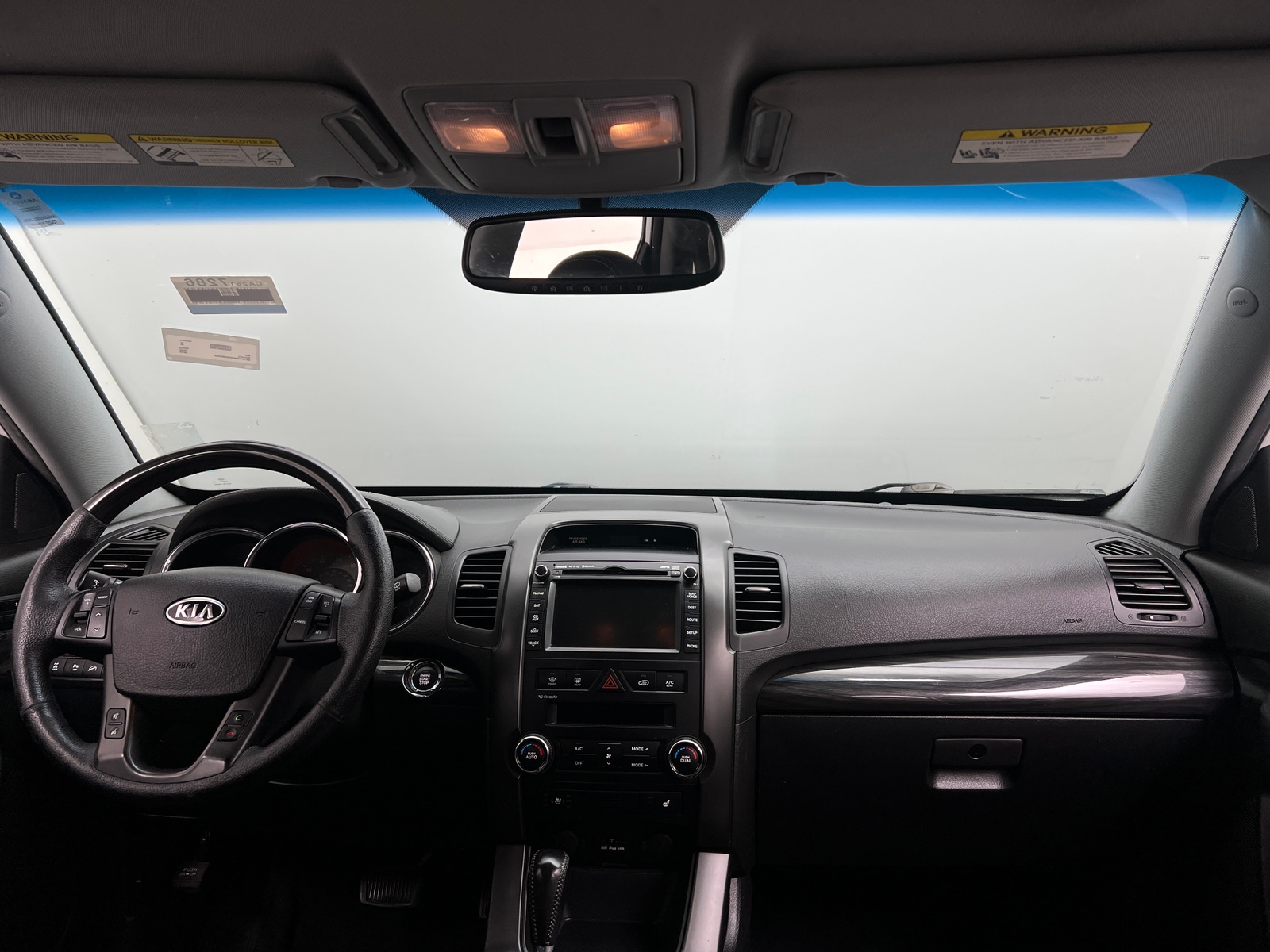 Thumbnail: 2013 Kia Sorento - 3