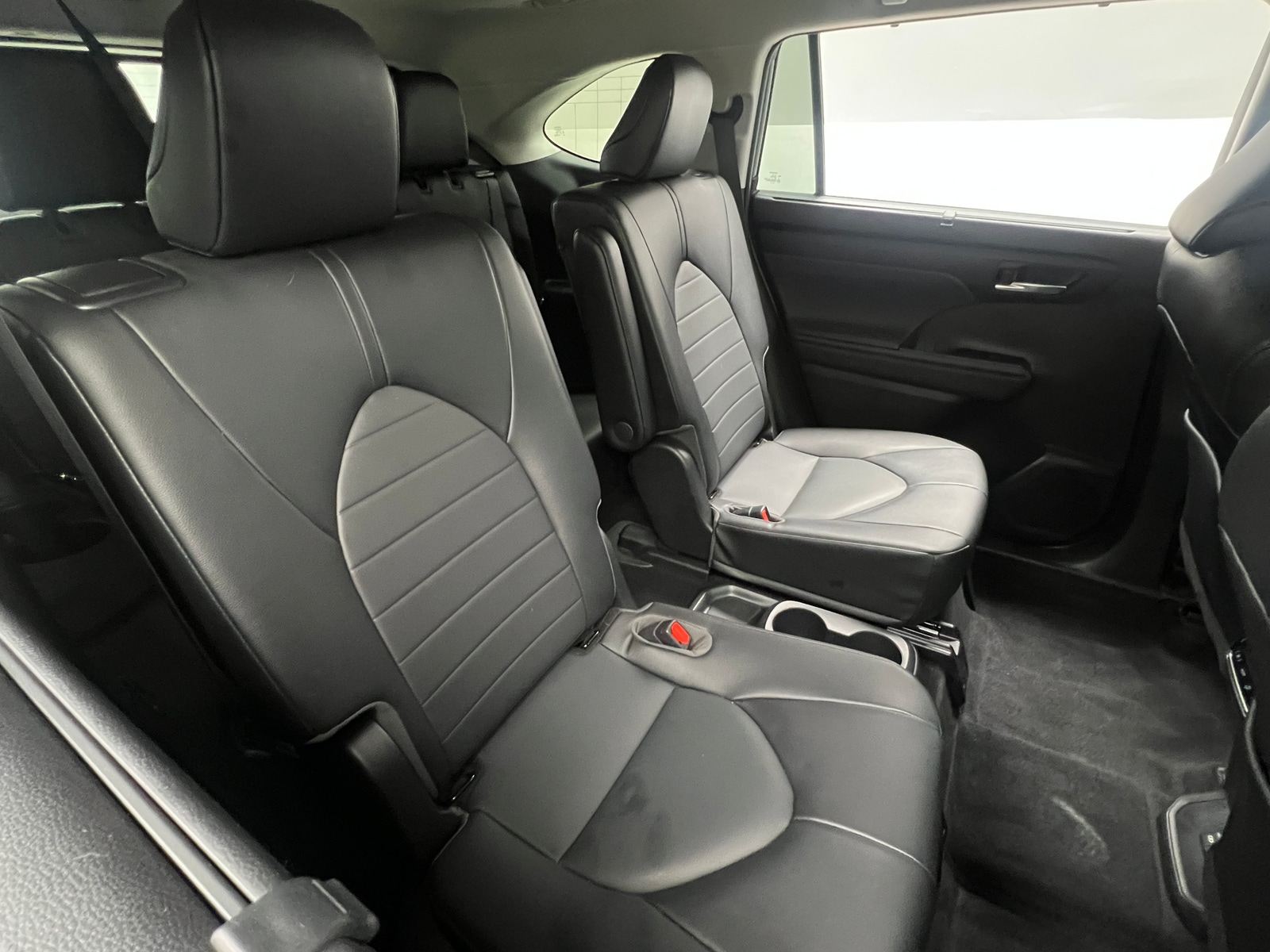 Thumbnail: 2022 Toyota Highlander - 5