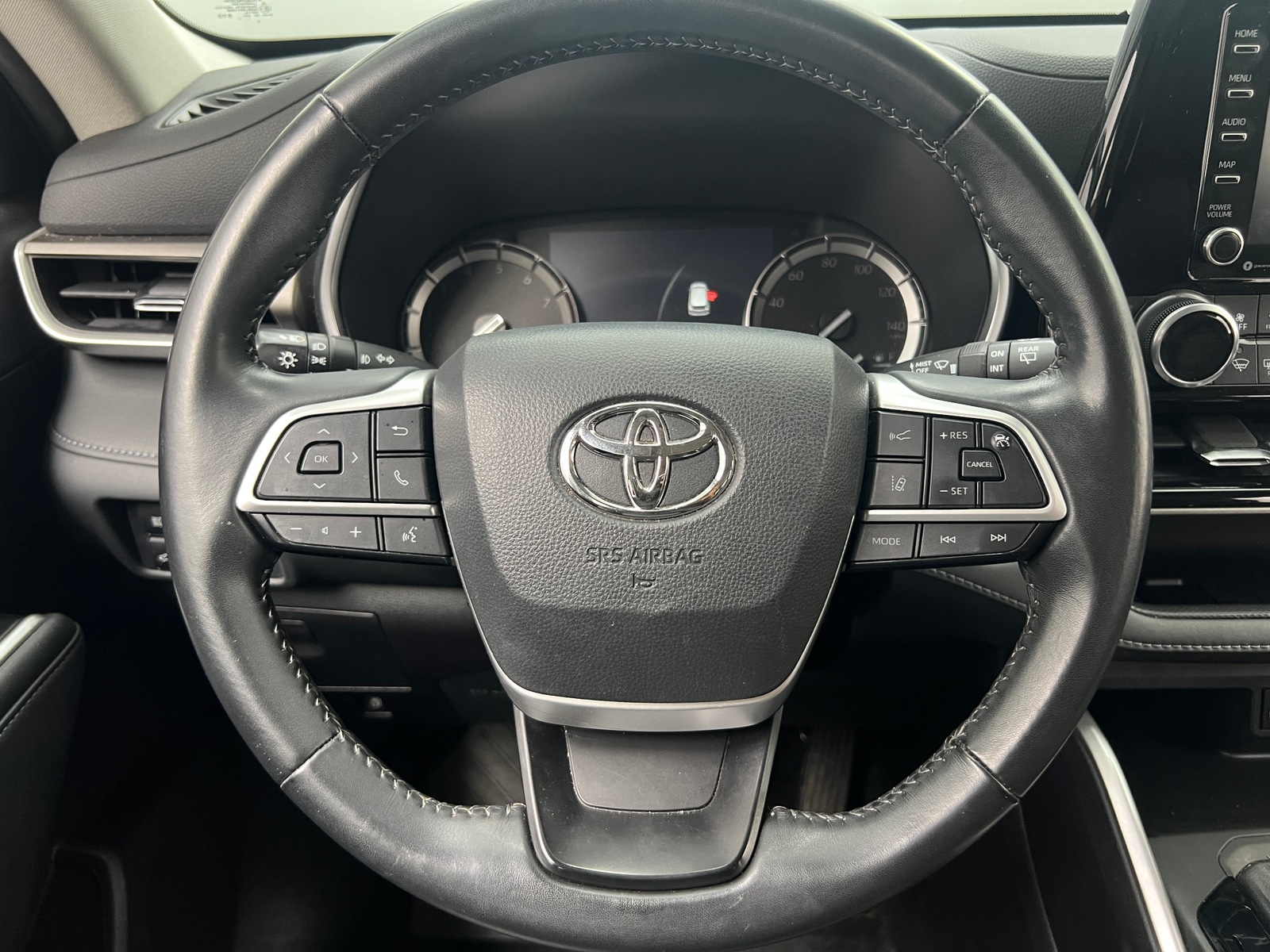 Thumbnail: 2022 Toyota Highlander - 4