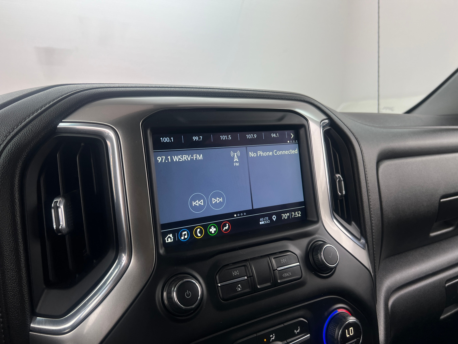 Thumbnail: 2019 Chevrolet Silverado 1500 - 4