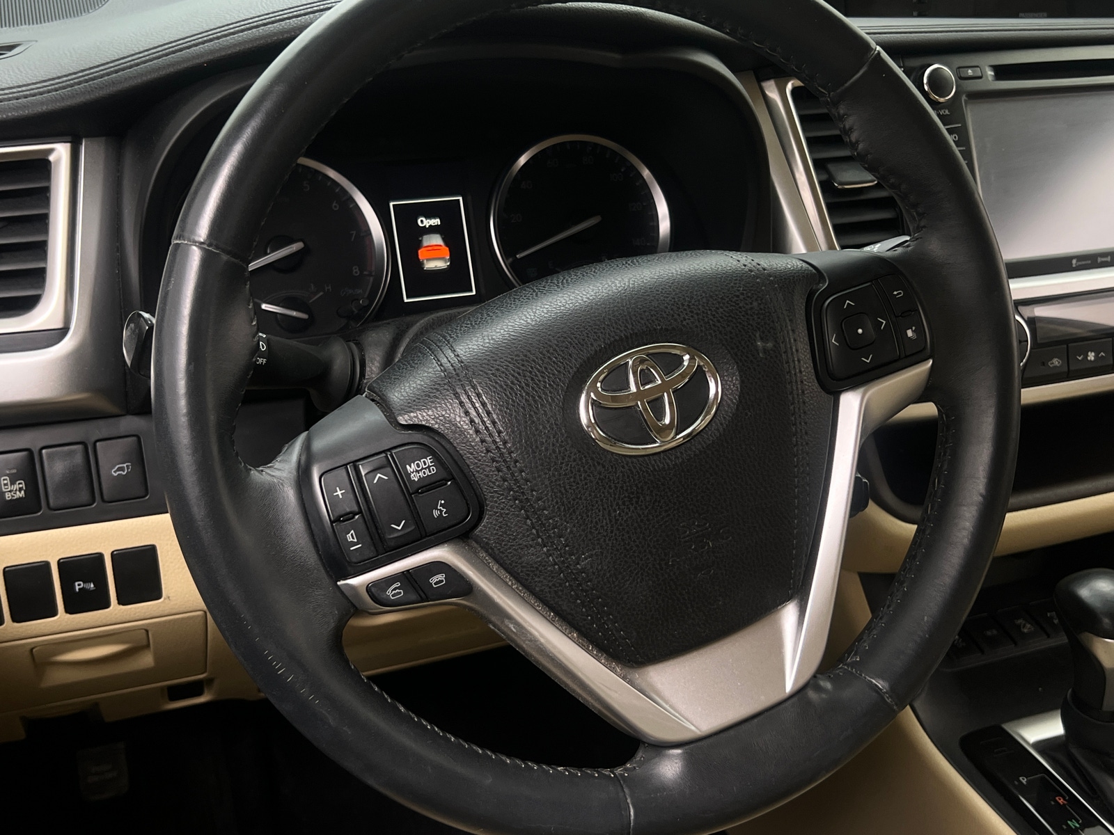 Thumbnail: 2016 Toyota Highlander - 4