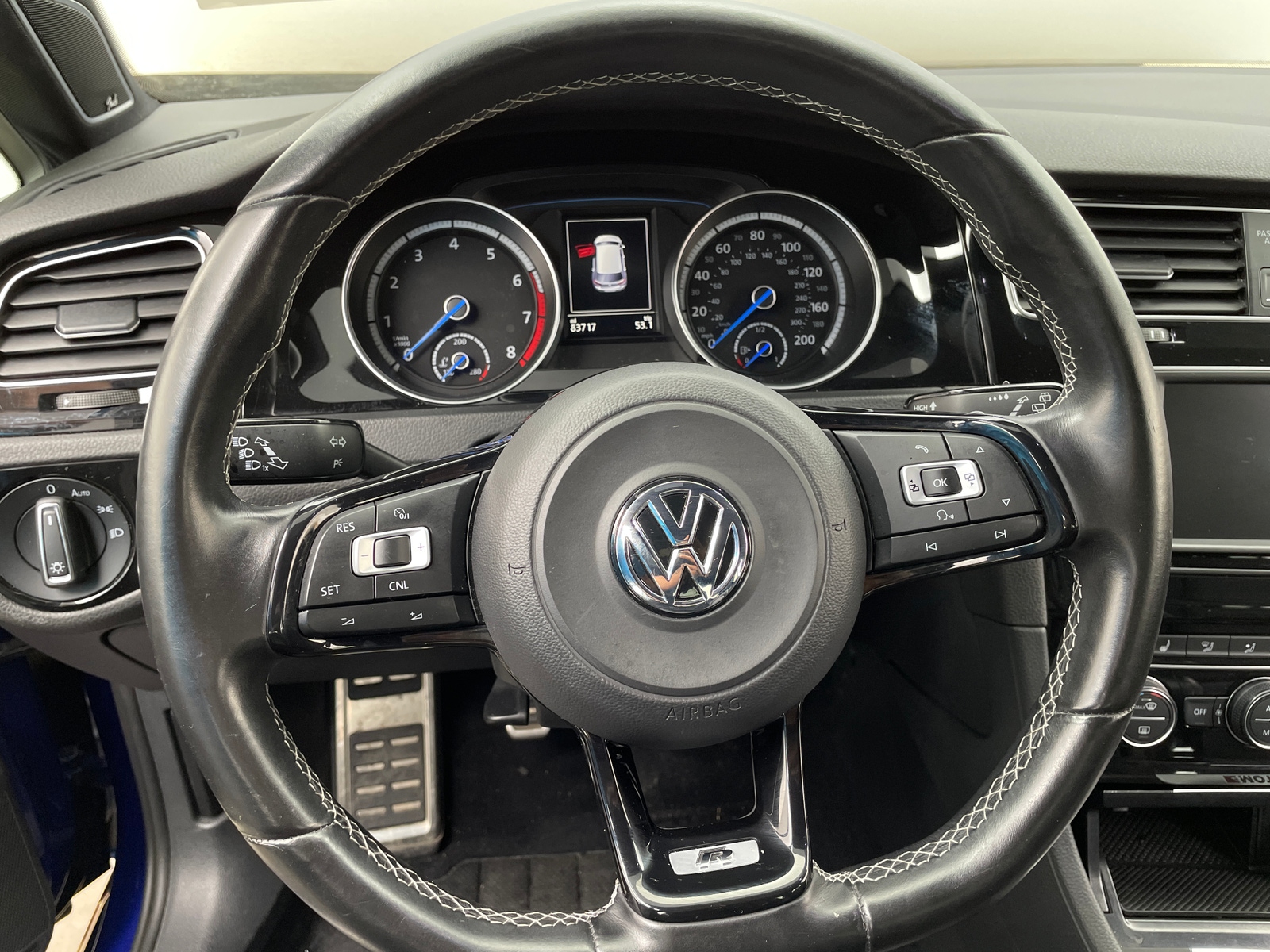 Thumbnail: 2016 Volkswagen Golf - 4