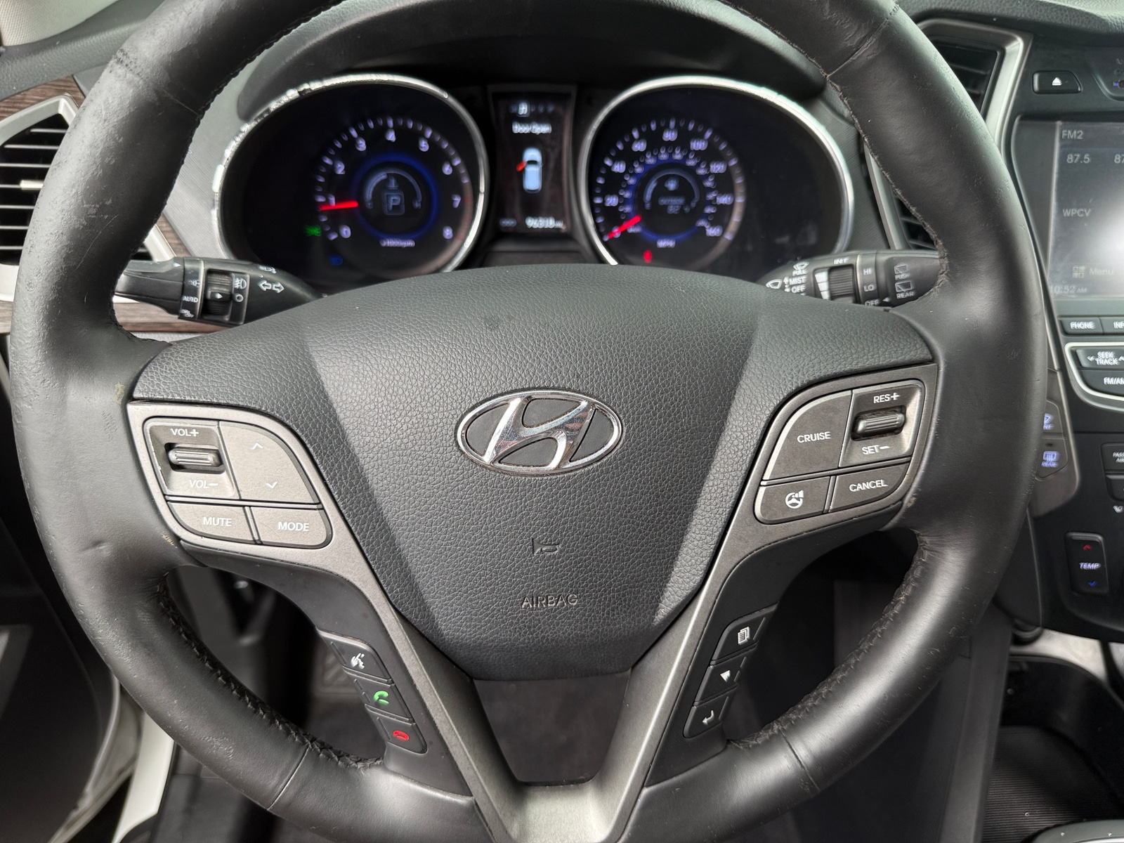 Thumbnail: 2015 Hyundai Santa Fe - 4