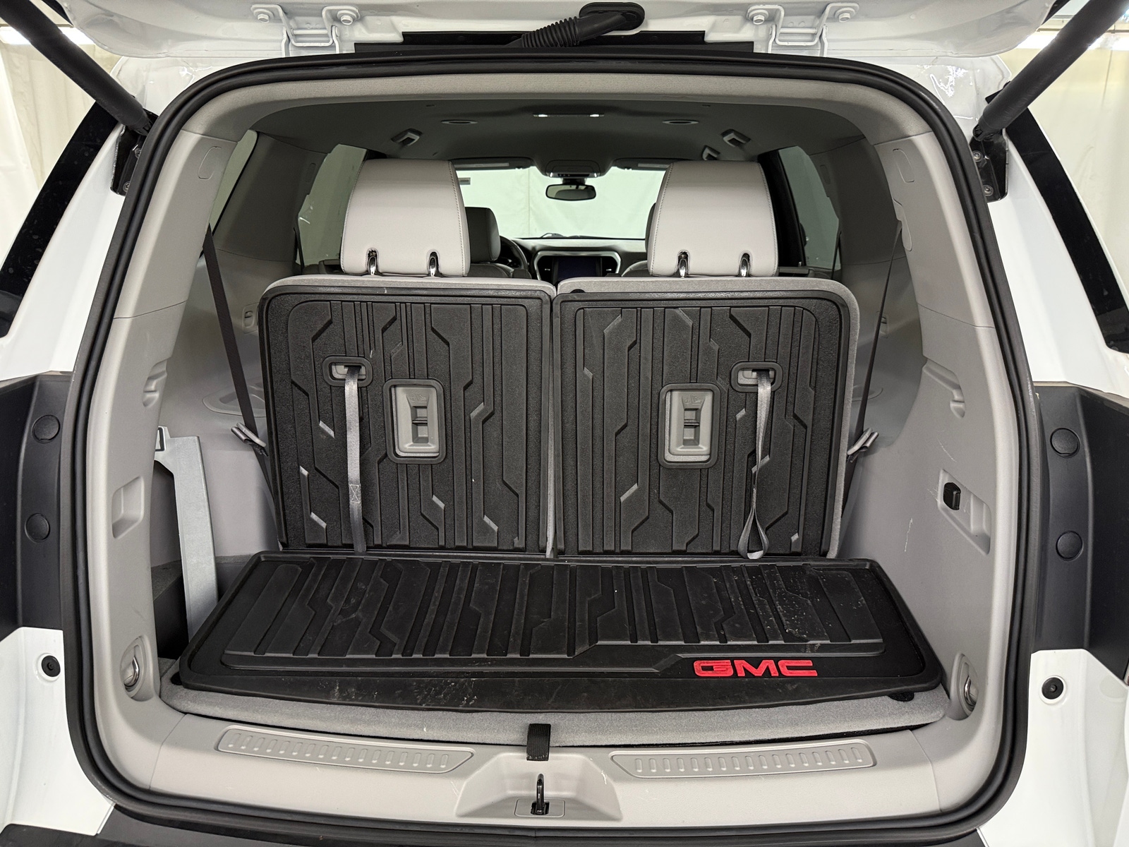 Thumbnail: 2023 GMC Acadia - 6
