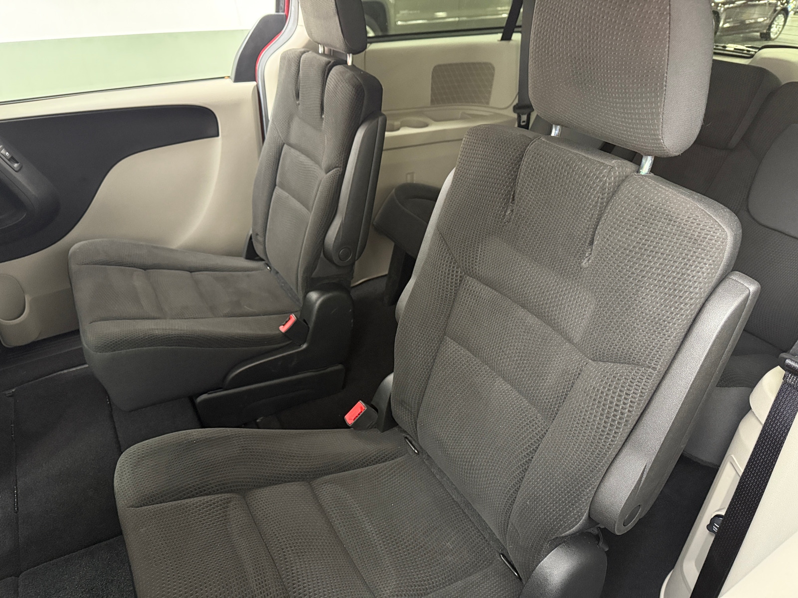 Thumbnail: 2018 Dodge Grand Caravan - 6