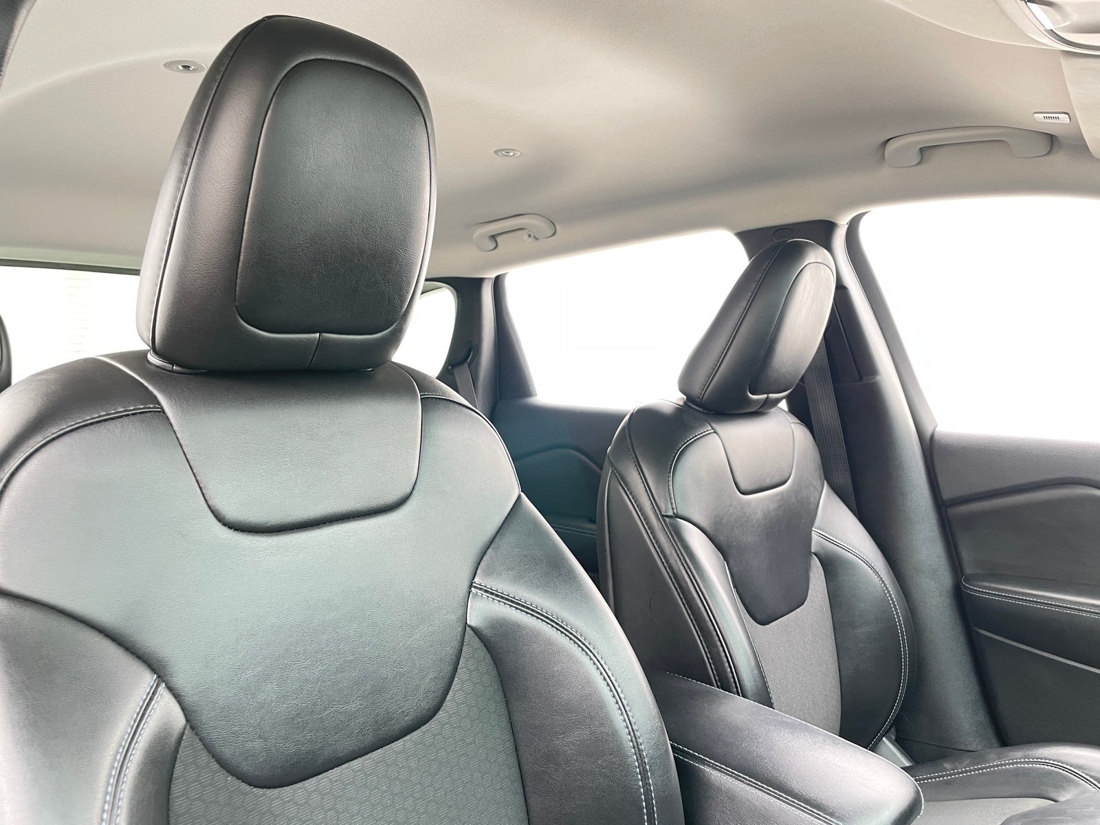 Thumbnail: 2019 Jeep Cherokee - 2