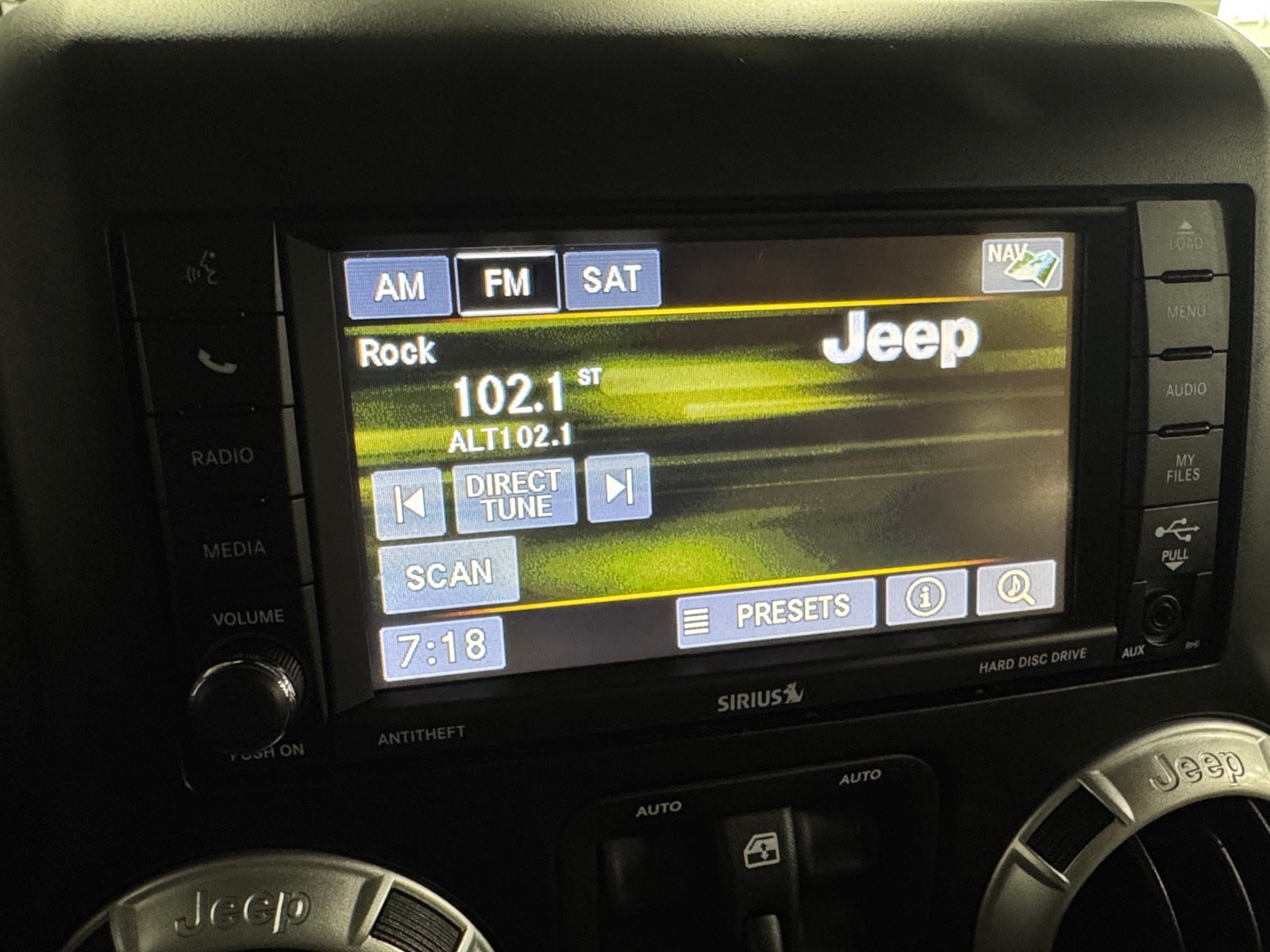 Thumbnail: 2015 Jeep Wrangler - 3