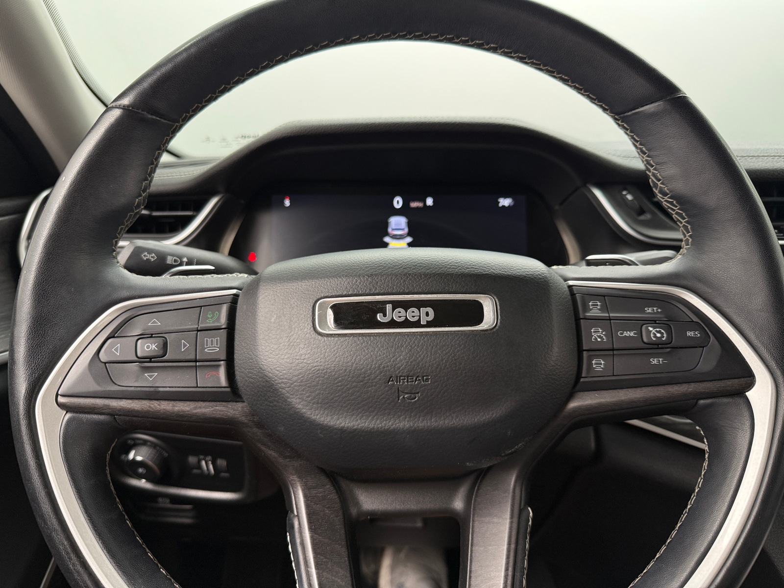 Thumbnail: 2022 Jeep Grand Cherokee L - 4