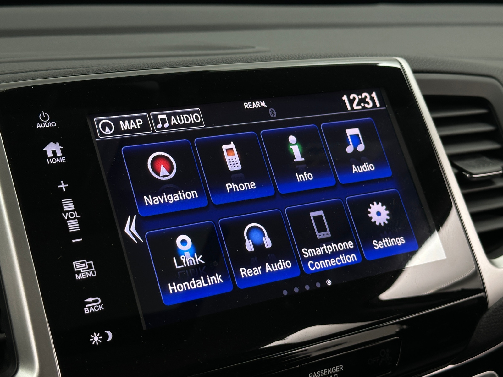 Thumbnail: 2017 Honda Pilot - 3