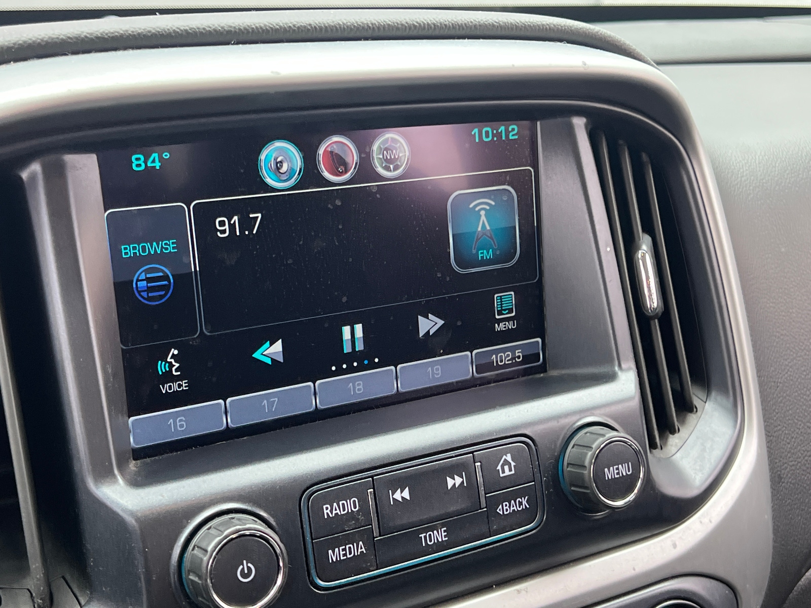 Thumbnail: 2015 Chevrolet Colorado - 4