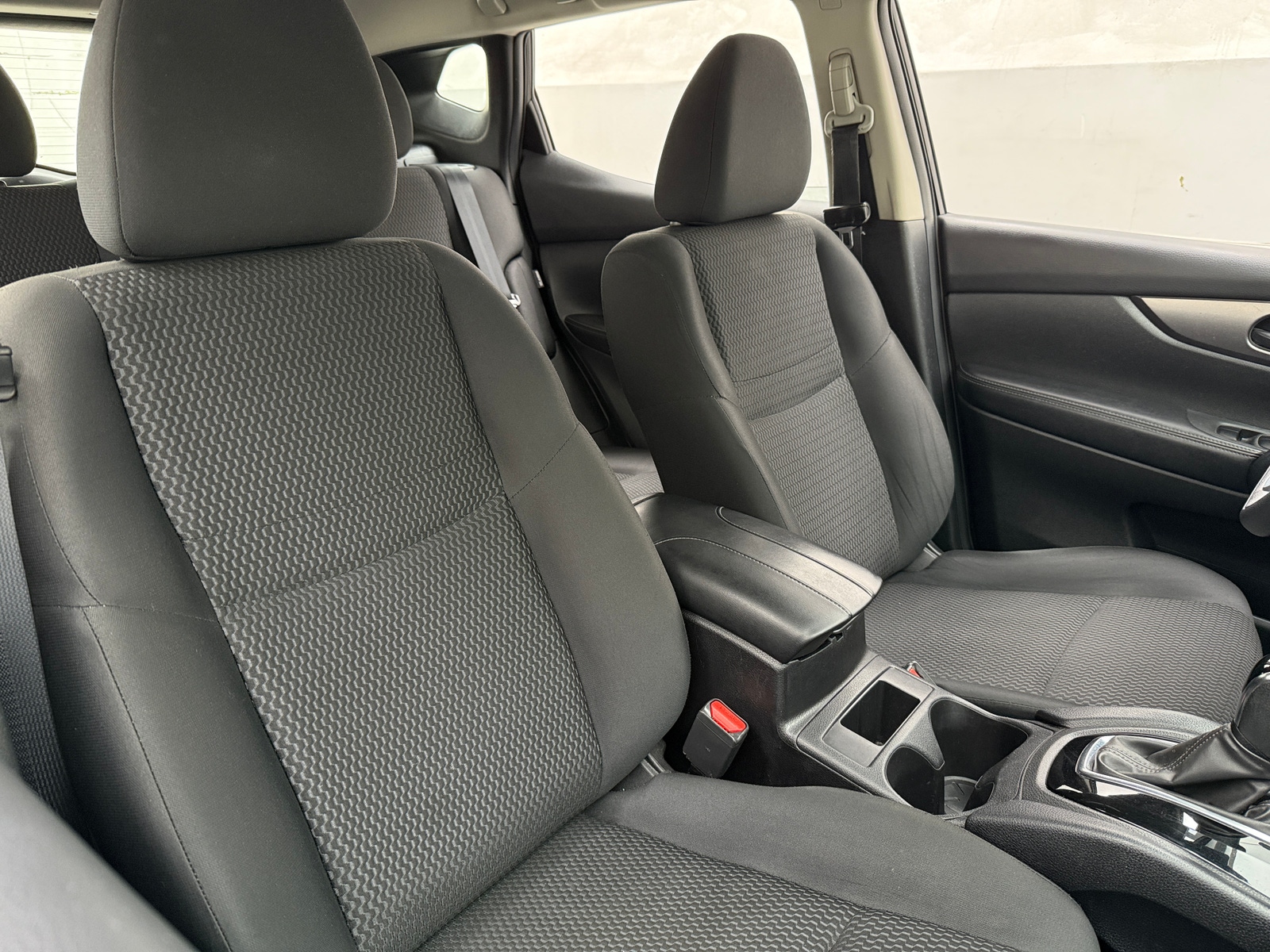 Thumbnail: 2021 Nissan Rogue Sport - 2