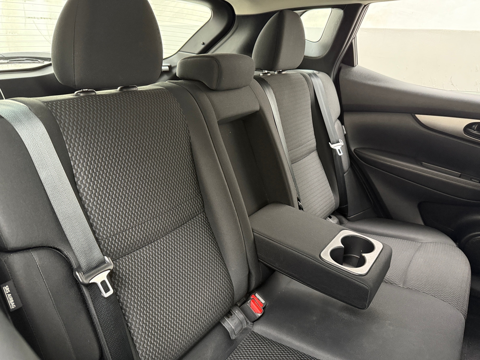 Thumbnail: 2021 Nissan Rogue Sport - 6