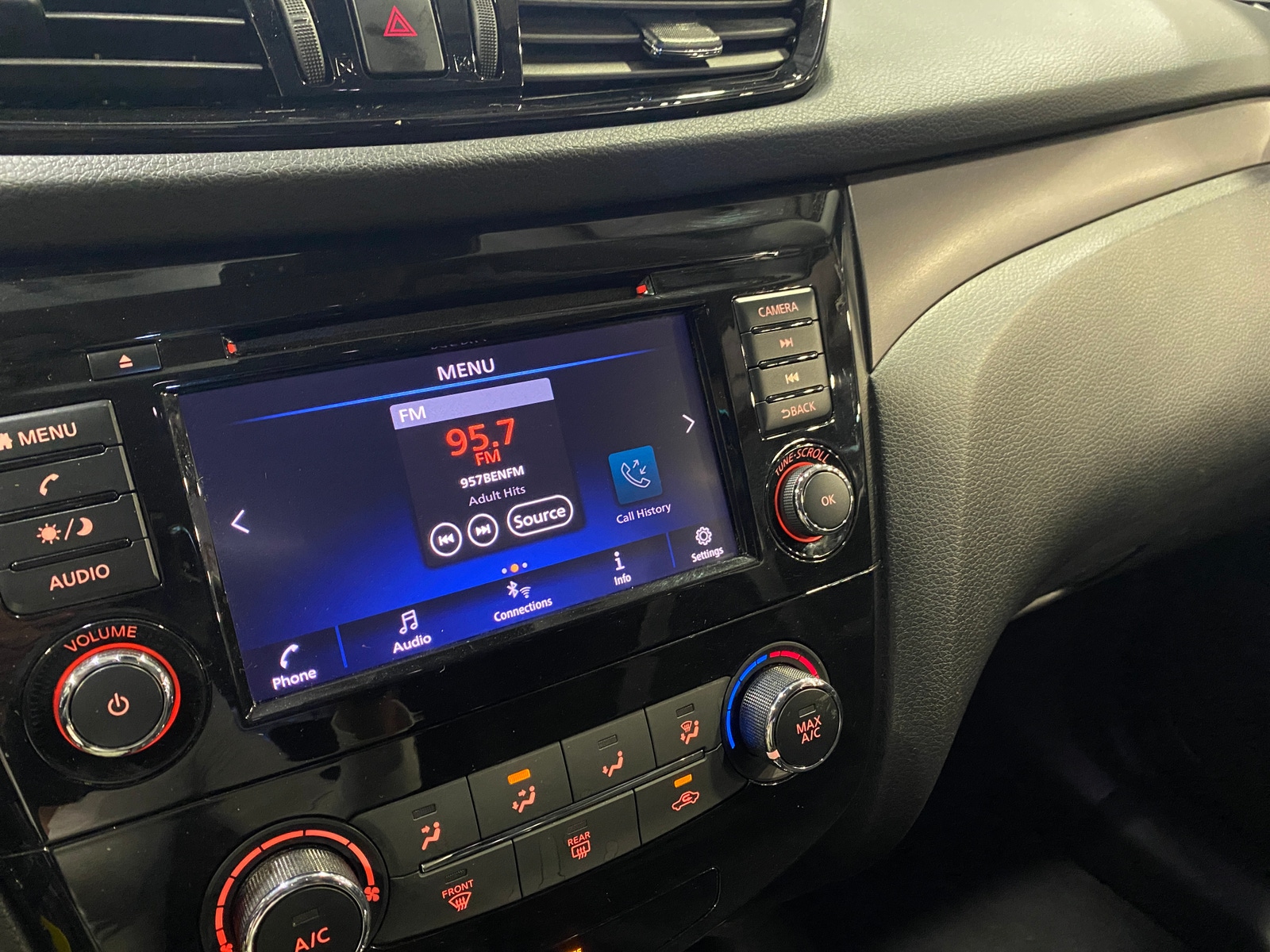 Thumbnail: 2021 Nissan Rogue Sport - 4