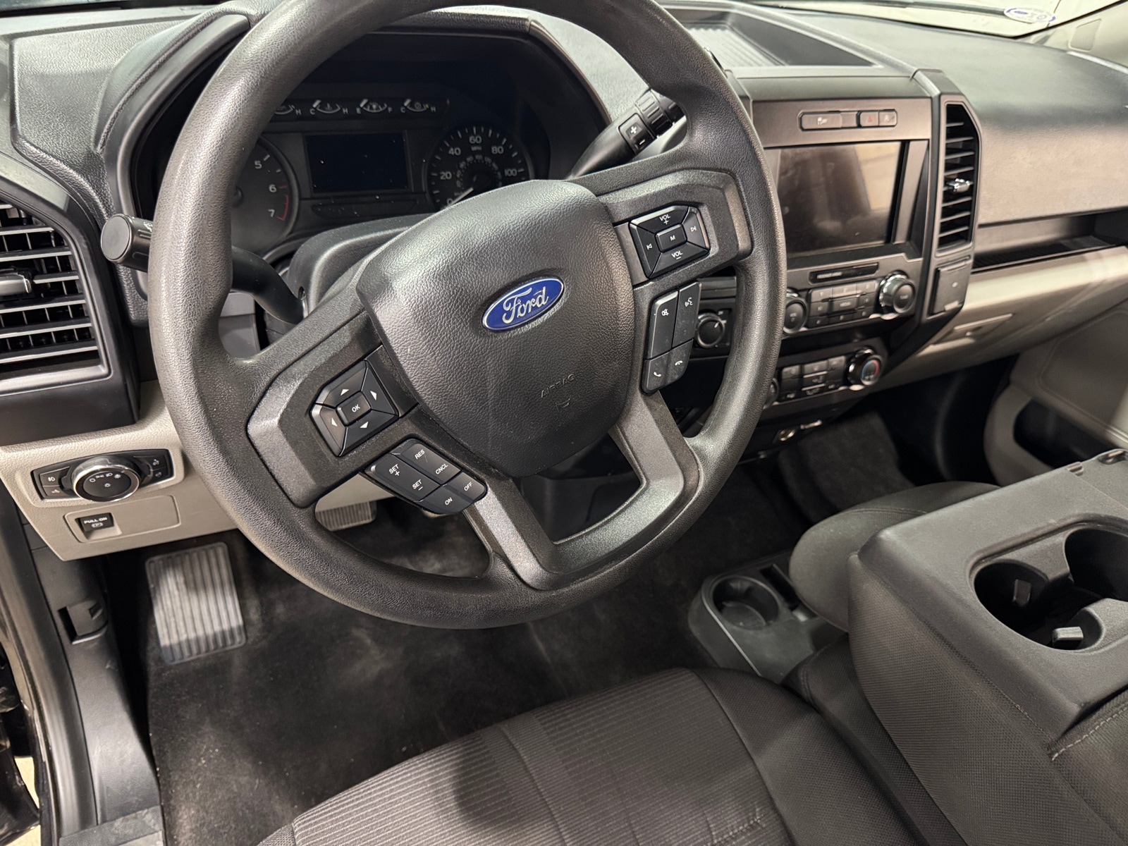 Thumbnail: 2019 Ford Econoline - 3