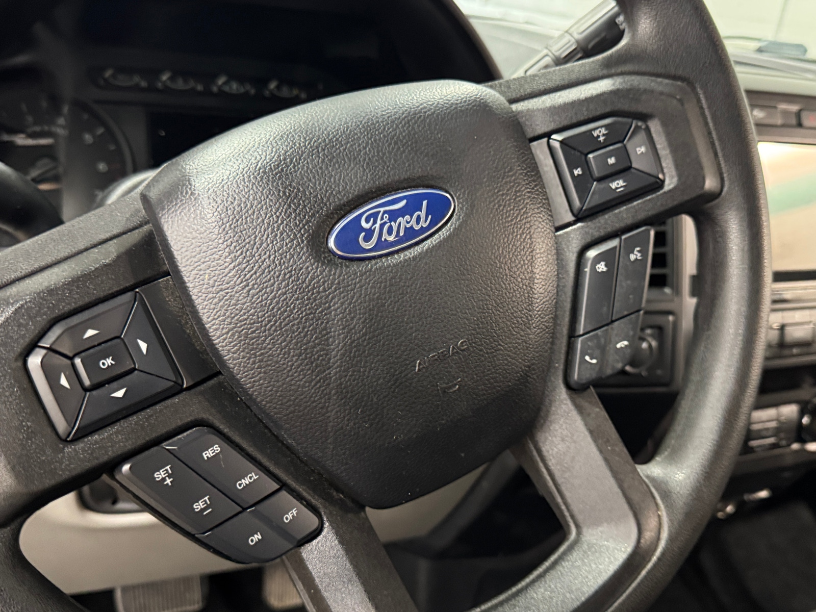 Thumbnail: 2019 Ford Econoline - 5