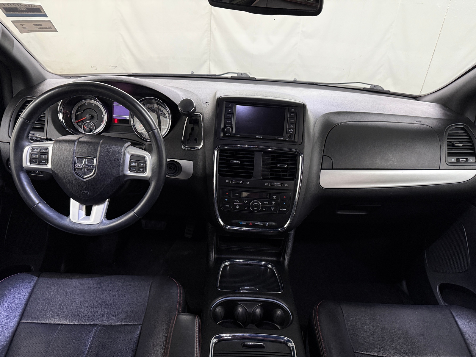 Thumbnail: 2019 Dodge Grand Caravan - 2