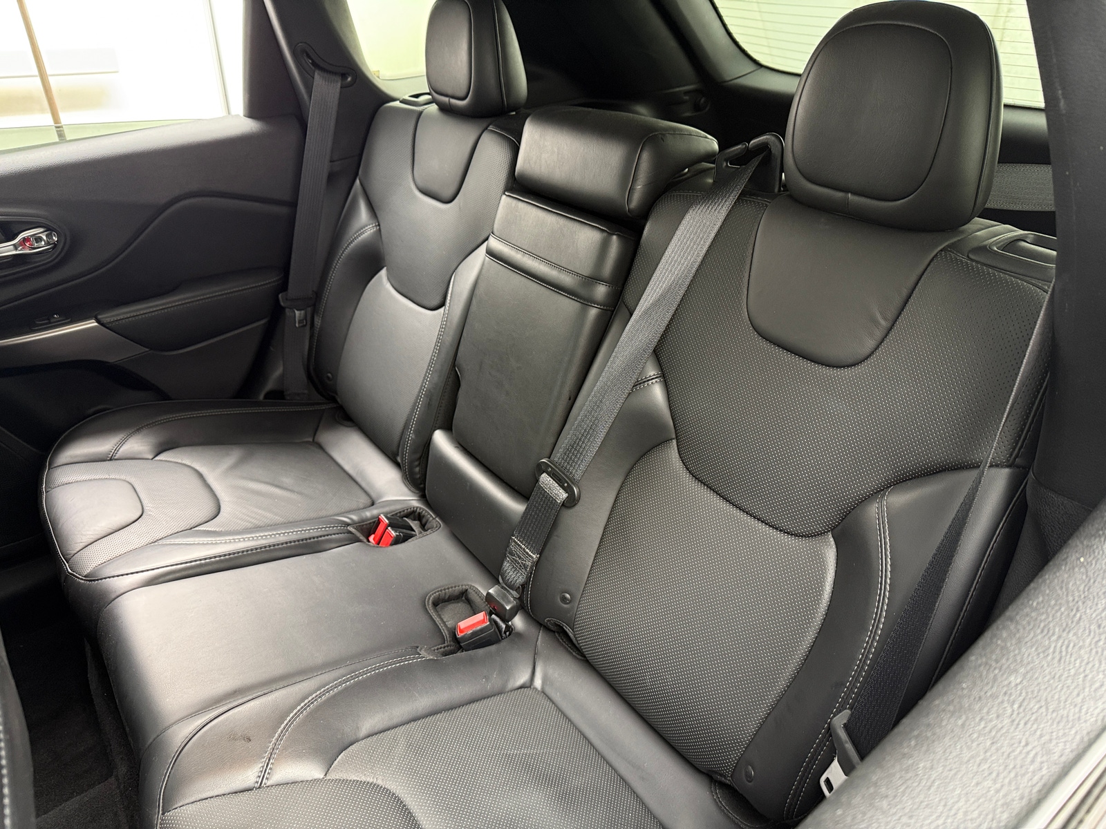 Thumbnail: 2019 Jeep Cherokee - 5
