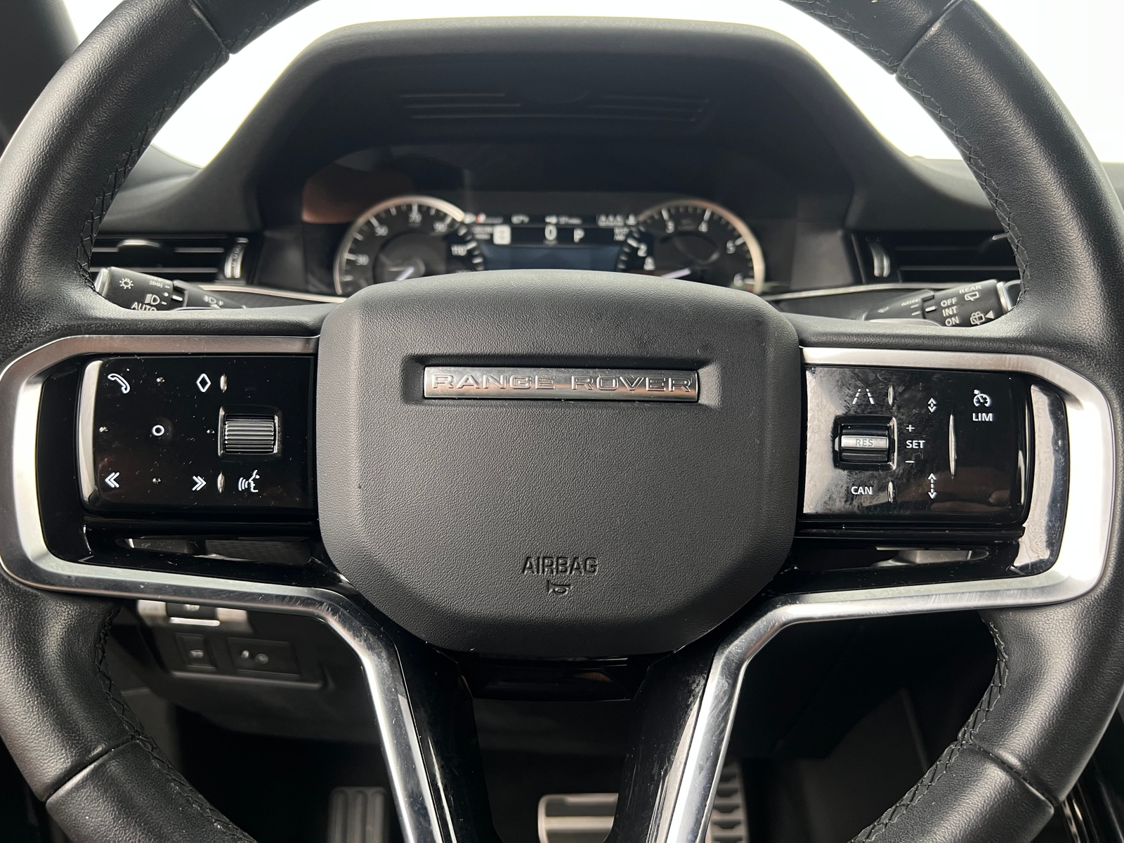 Thumbnail: 2023 Land Rover Range Rover Evoque - 4