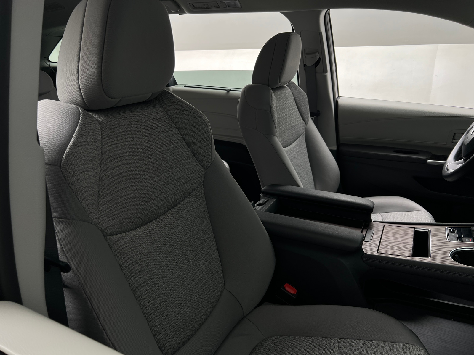 Thumbnail: 2023 Toyota Sienna - 2