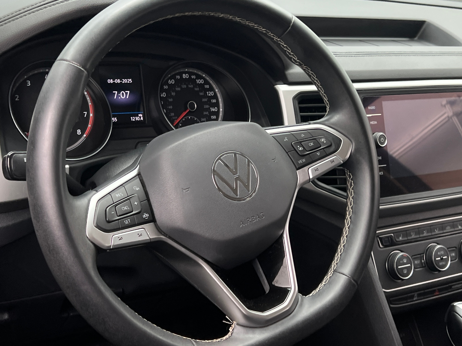 Thumbnail: 2021 Volkswagen Atlas - 4