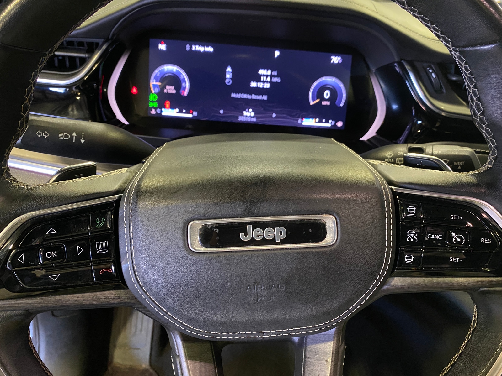 Thumbnail: 2022 Jeep Grand Cherokee L - 4