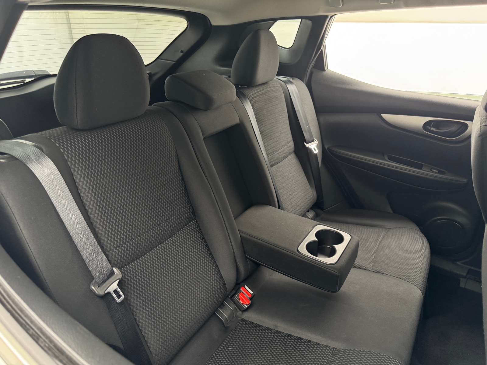 Thumbnail: 2018 Nissan Rogue Sport - 6