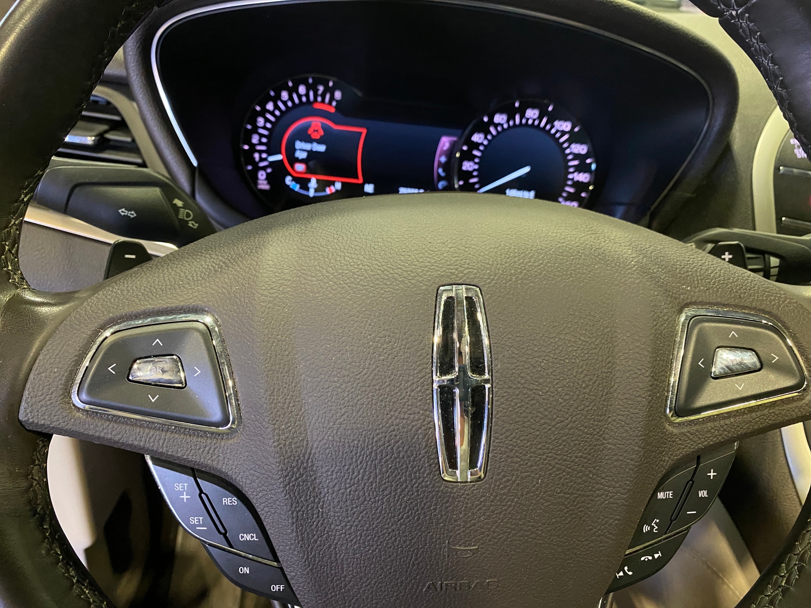 Thumbnail: 2017 Lincoln MKC - 4