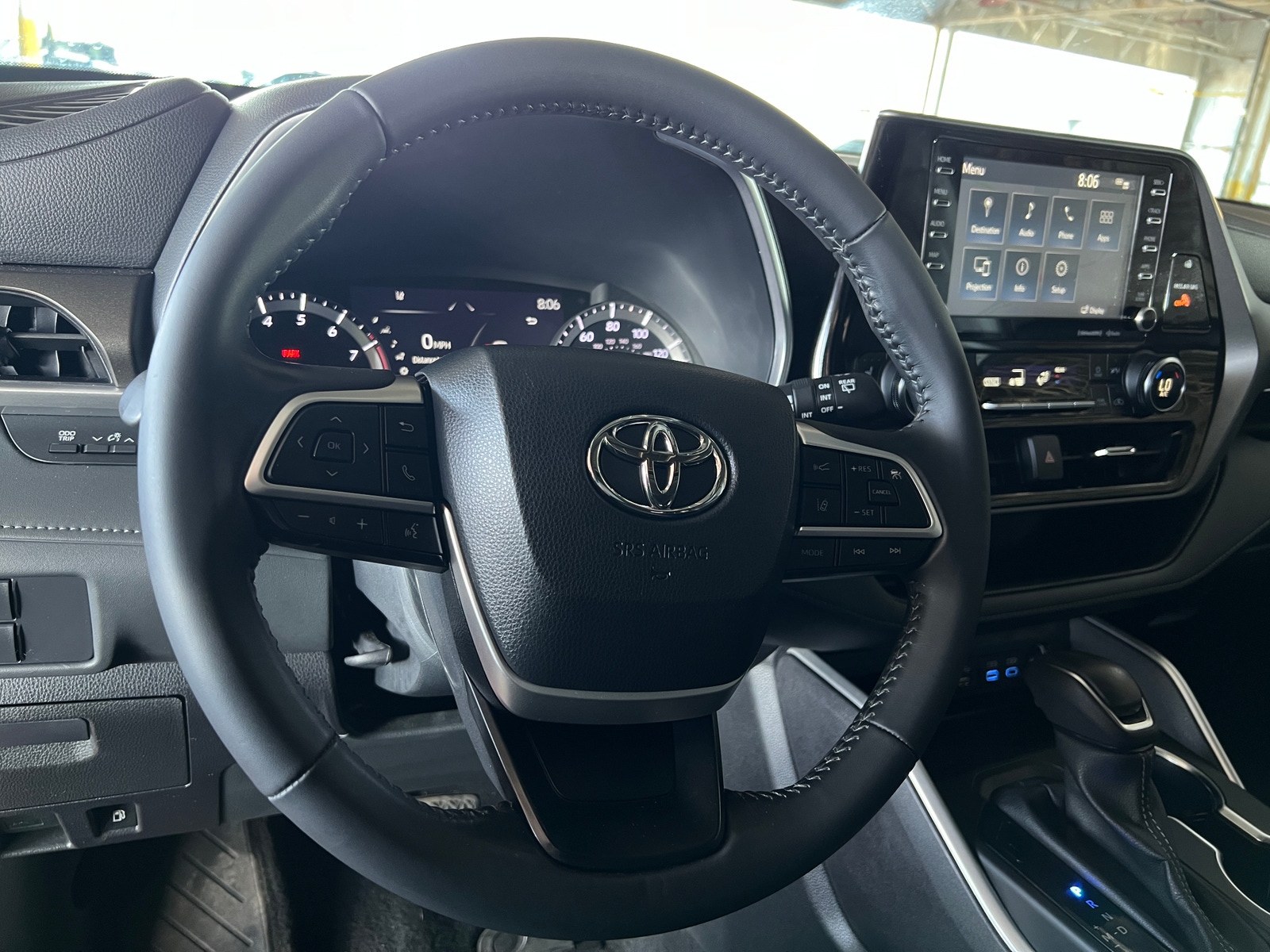 Thumbnail: 2022 Toyota Highlander - 4