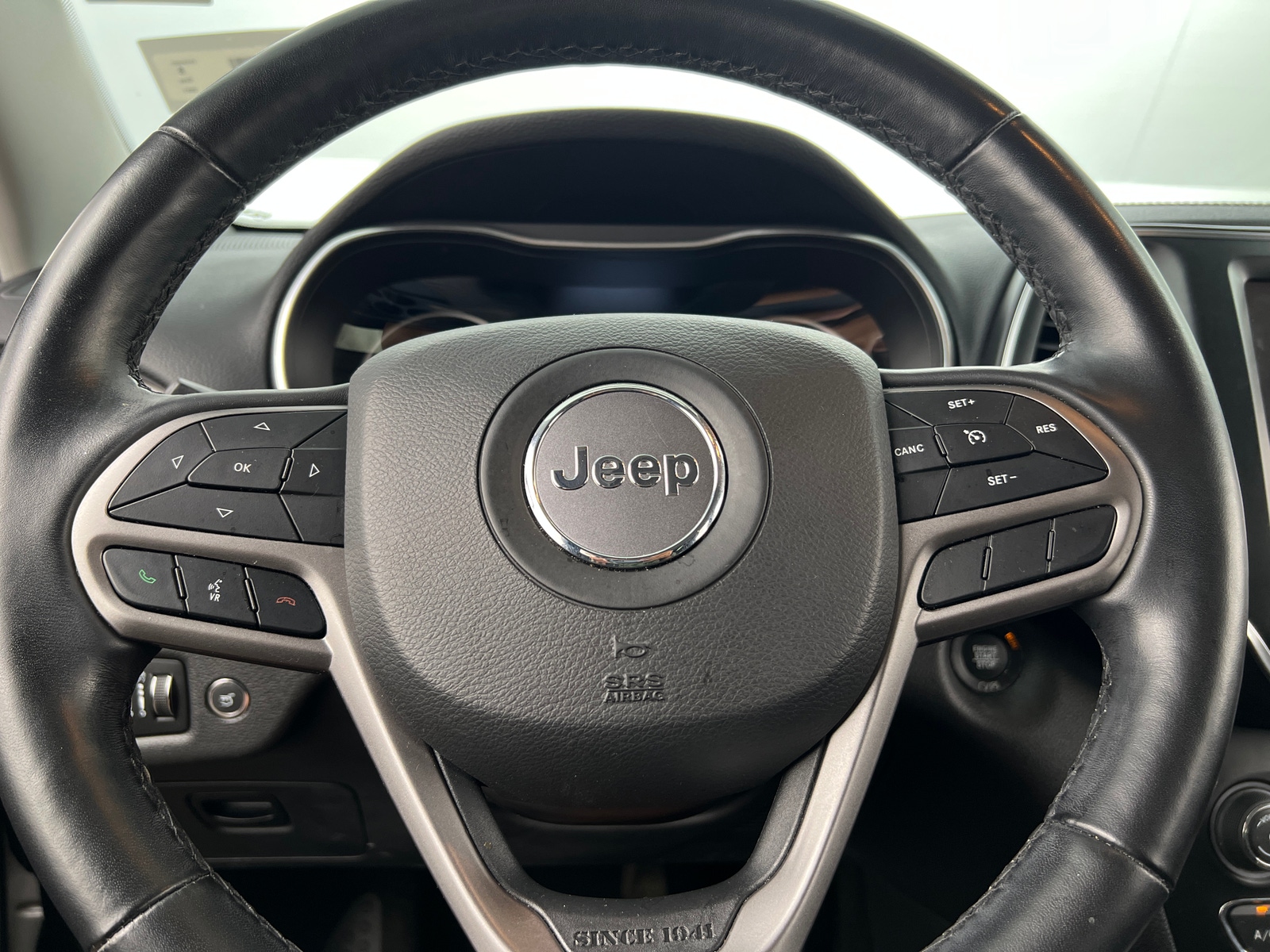 Thumbnail: 2021 Jeep Cherokee - 4