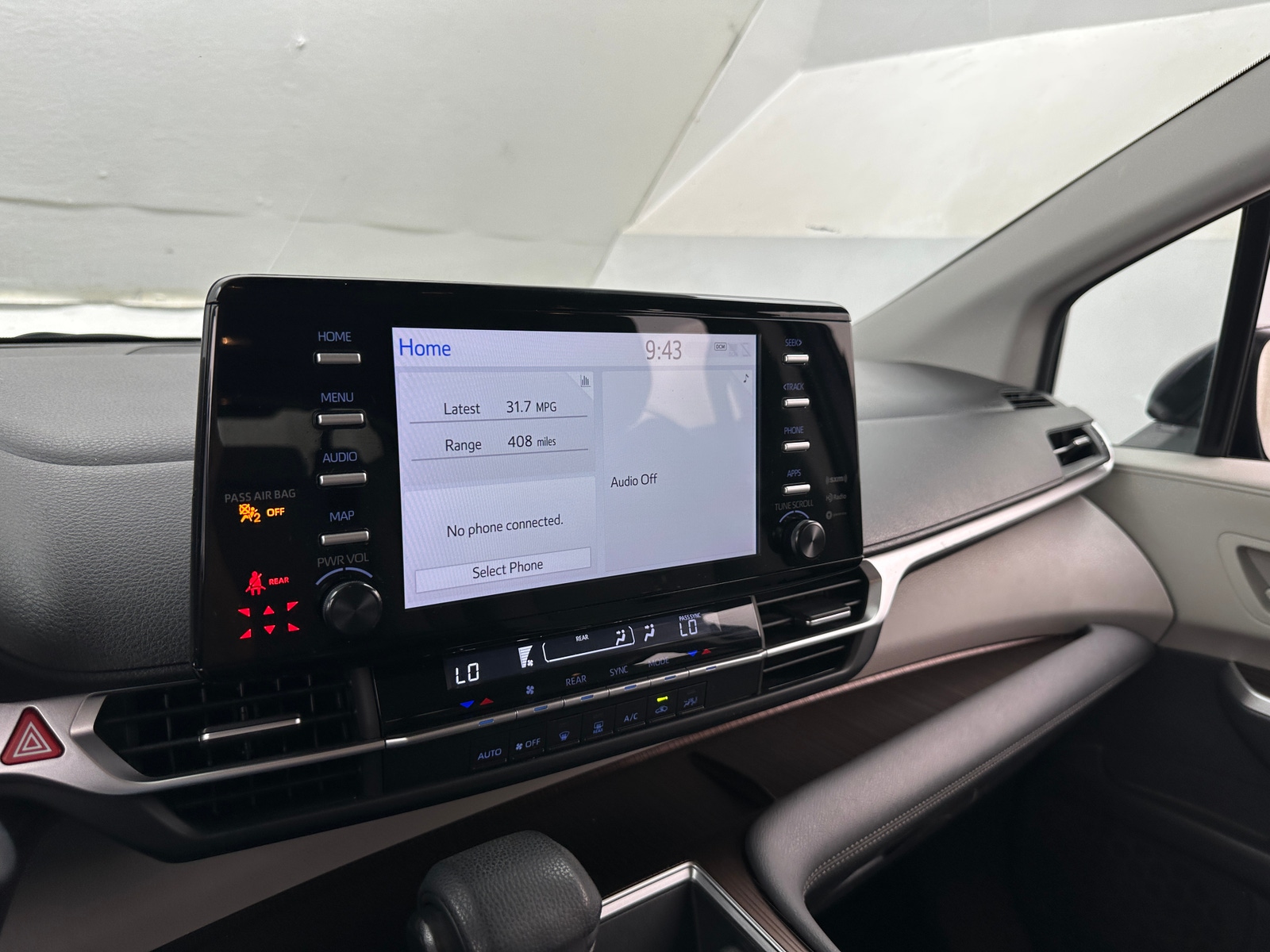 Thumbnail: 2023 Toyota Sienna - 4