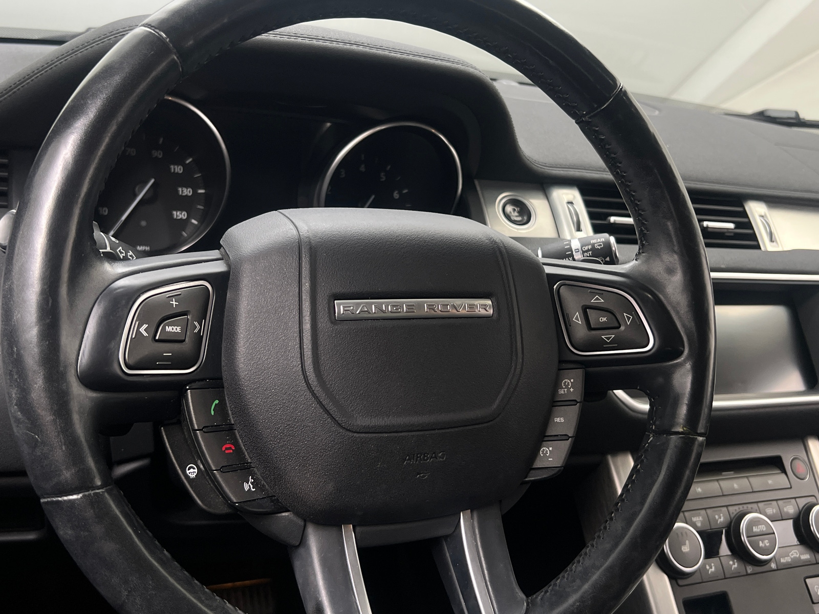 Thumbnail: 2017 Land Rover Range Rover Evoque - 4