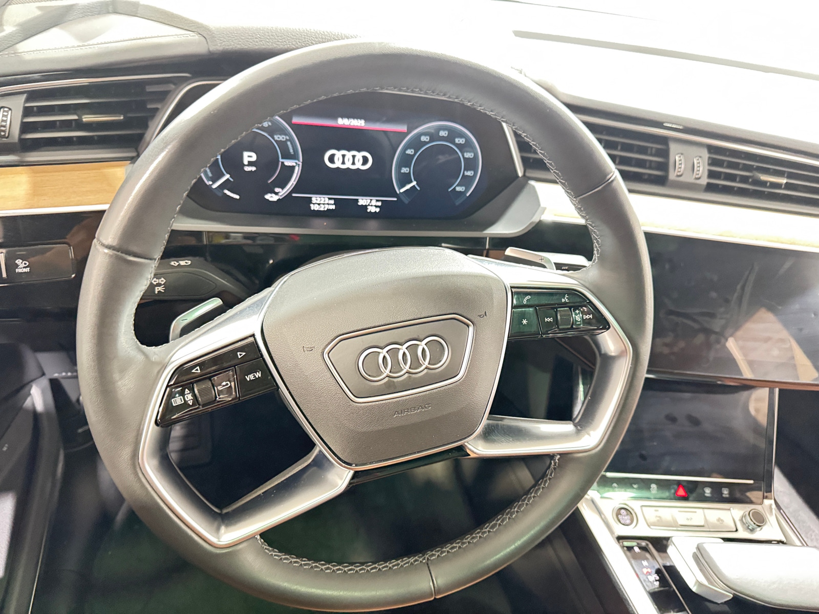 Thumbnail: 2024 Audi Q8 e-tron - 4